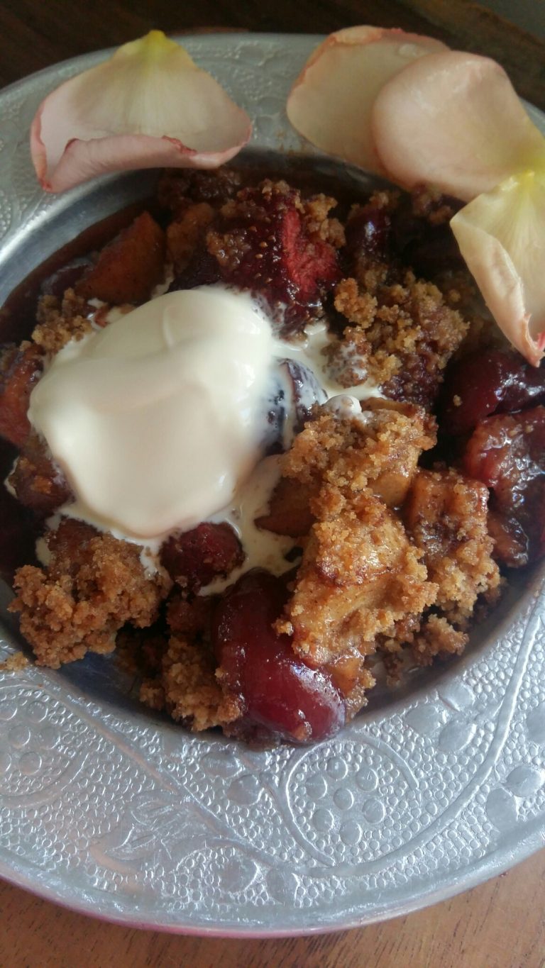 Cherry berry crumble with cream sonia cabano blog eatdrinkcapetown